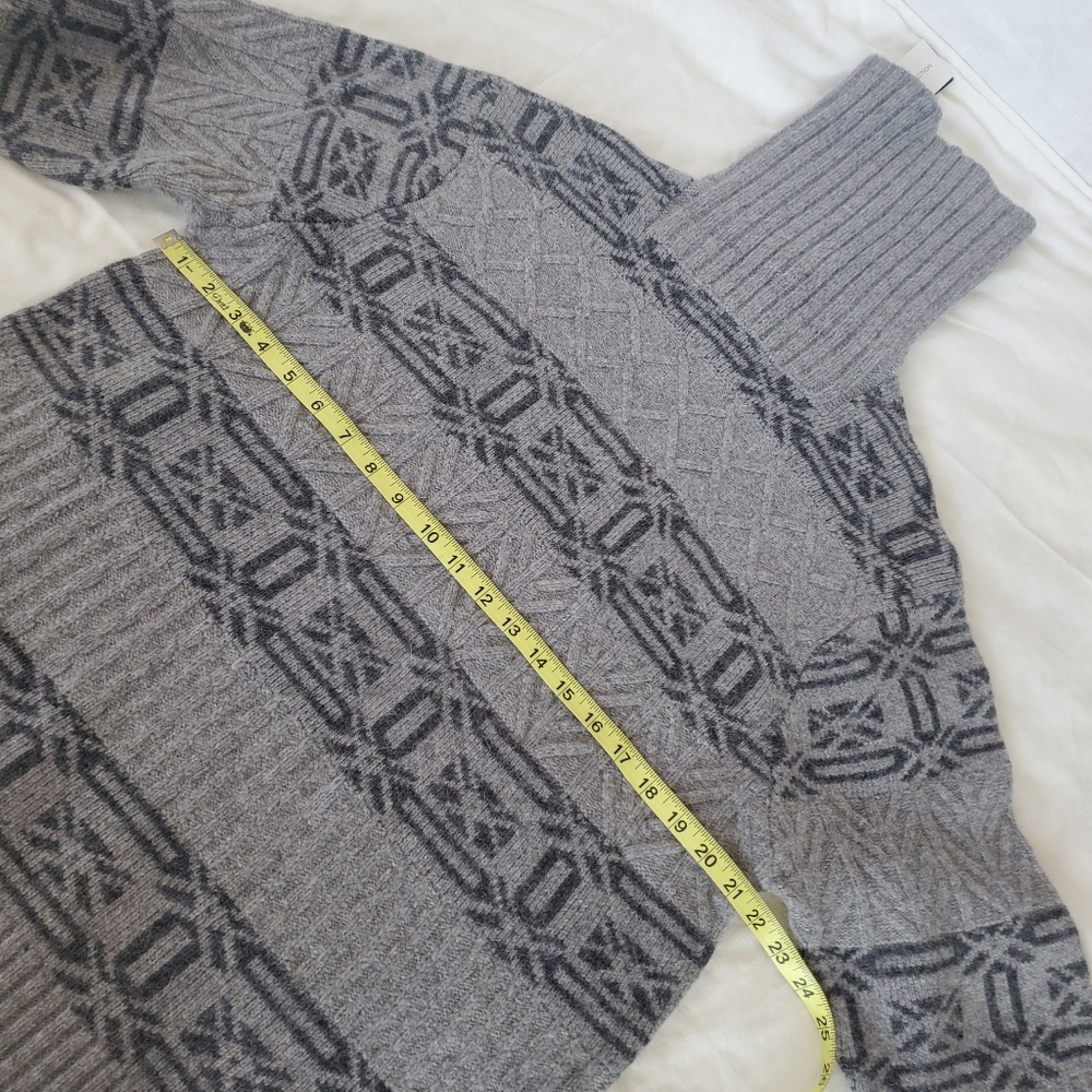 Sweater - Picture 5 of 13